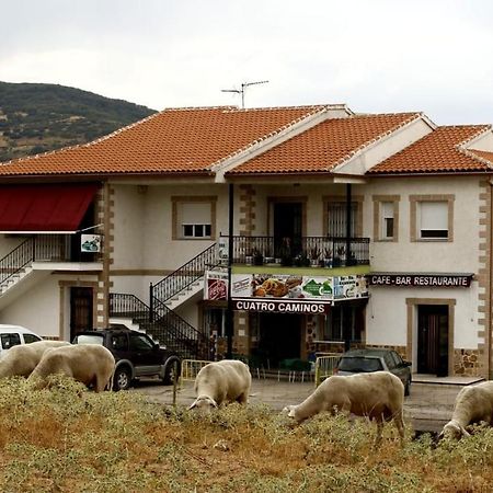 Alojamiento CR Cuatro Caminos San Pablo de los Montes Exterior foto