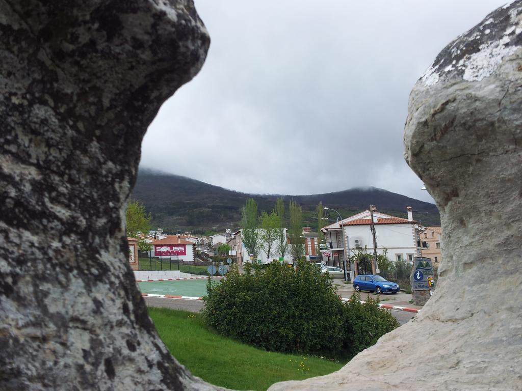 Alojamiento CR Cuatro Caminos San Pablo de los Montes Exterior foto